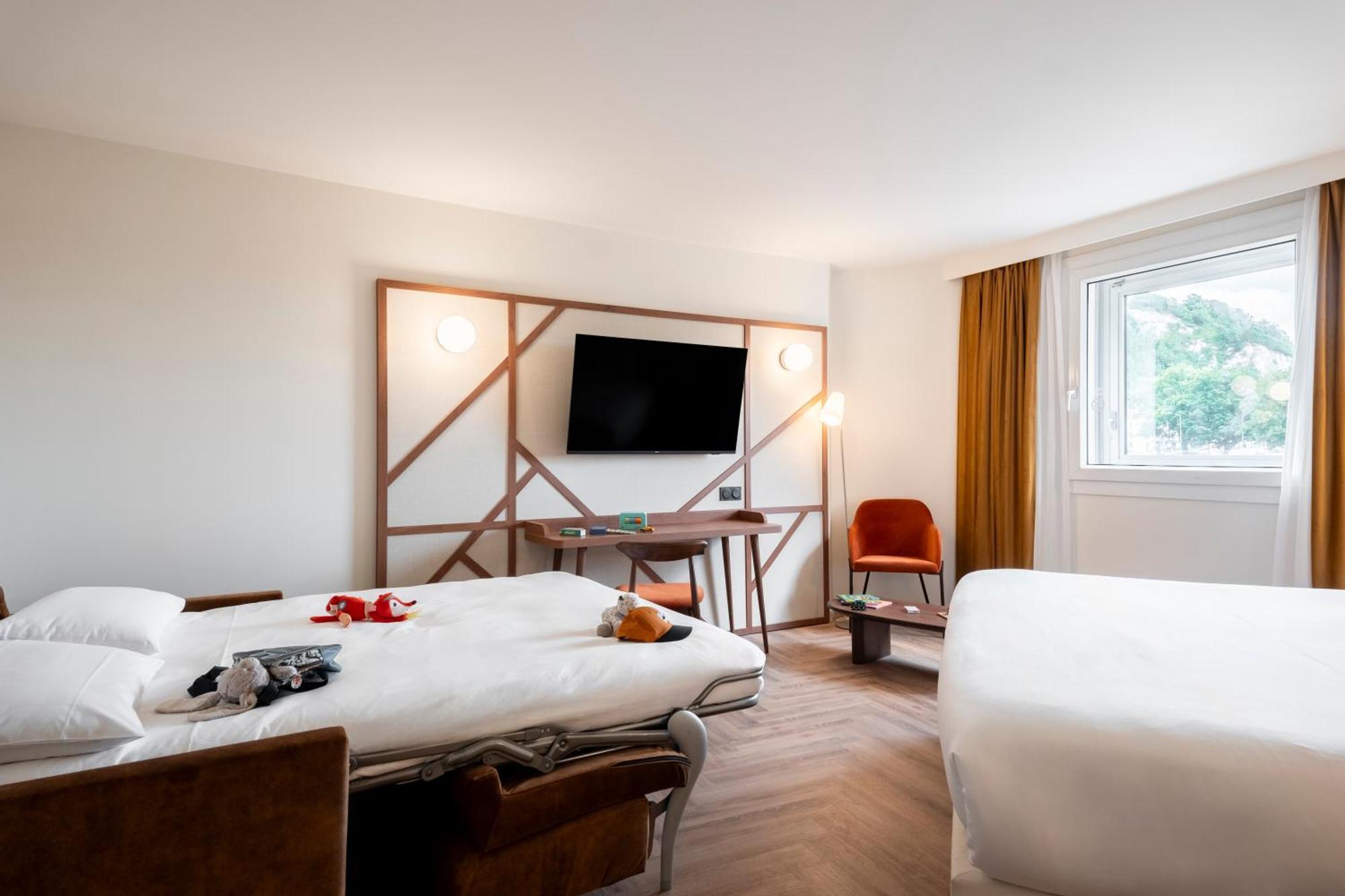 Mercure Rouen Centre Champ De Mars Exterior photo