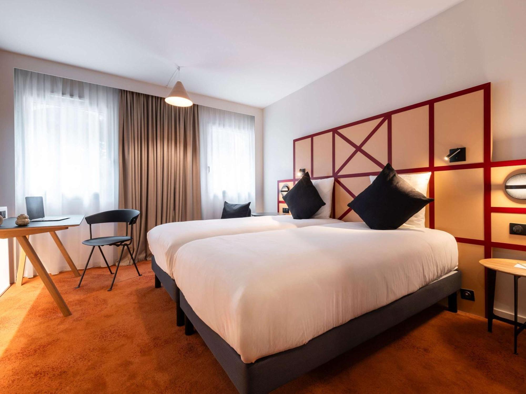 Mercure Rouen Centre Champ De Mars Exterior photo