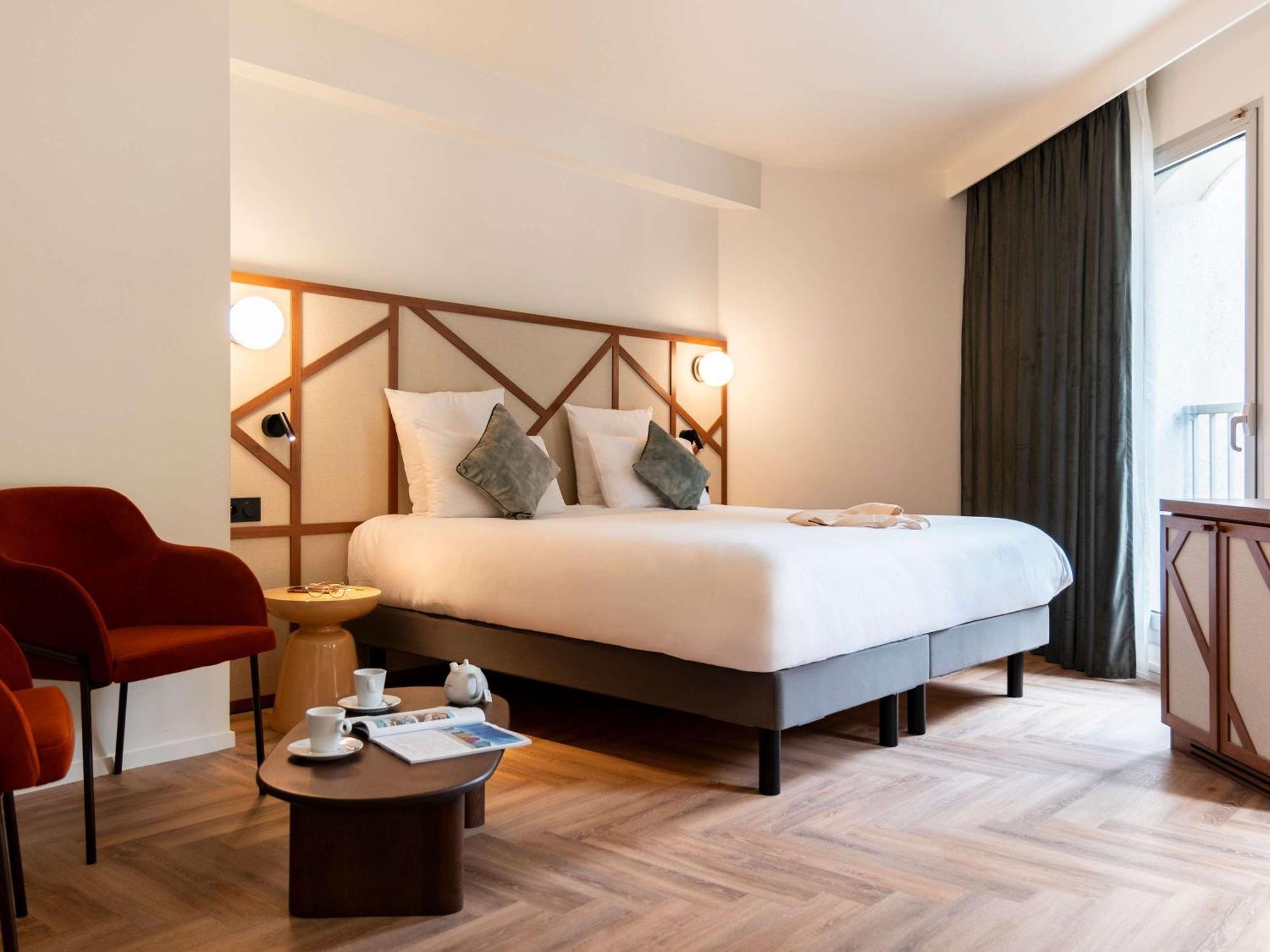 Mercure Rouen Centre Champ De Mars Exterior photo